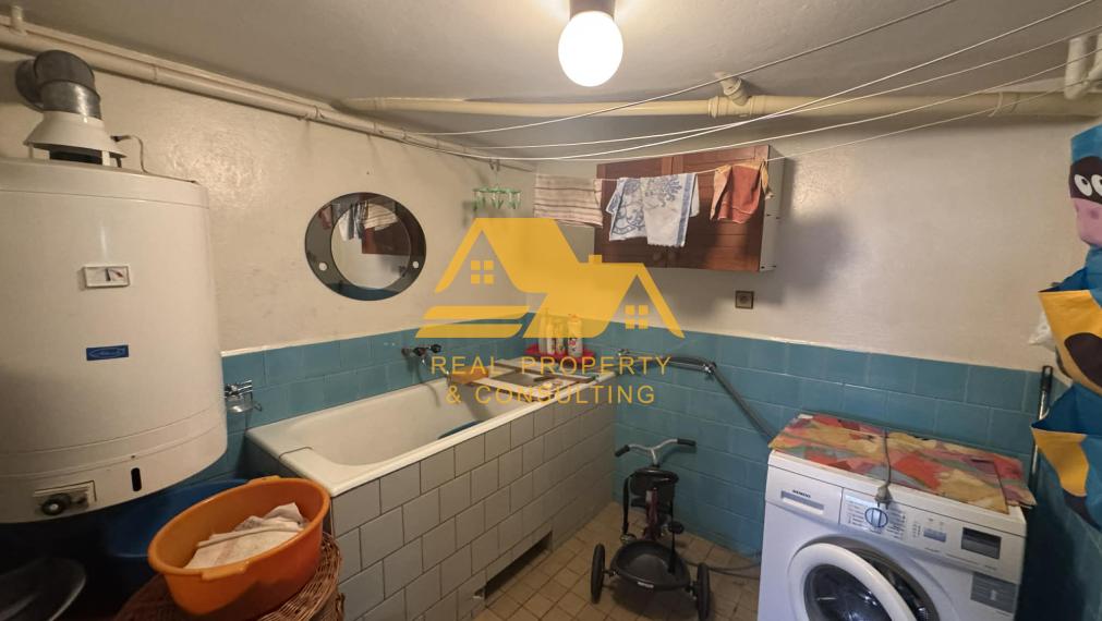 Exkluzívne! Predám 4 izbový rodinný dom v tichej lokalite v Nových Zámkoch