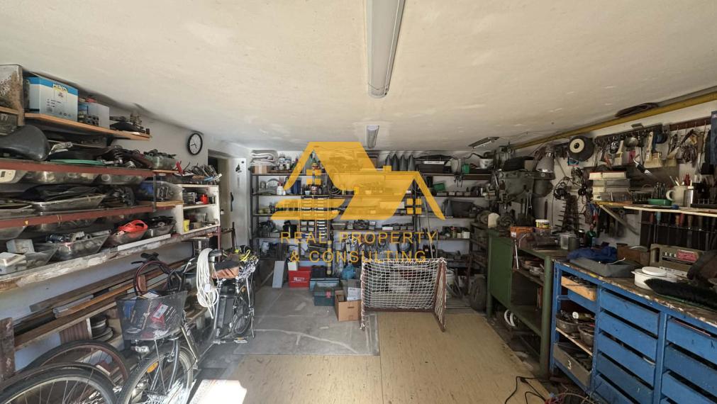 Exkluzívne! Predám 4 izbový rodinný dom v tichej lokalite v Nových Zámkoch