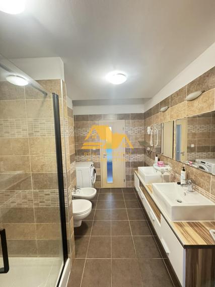 Prenajmem veľký 3 izbový byt v centre v Nových Zámkoch