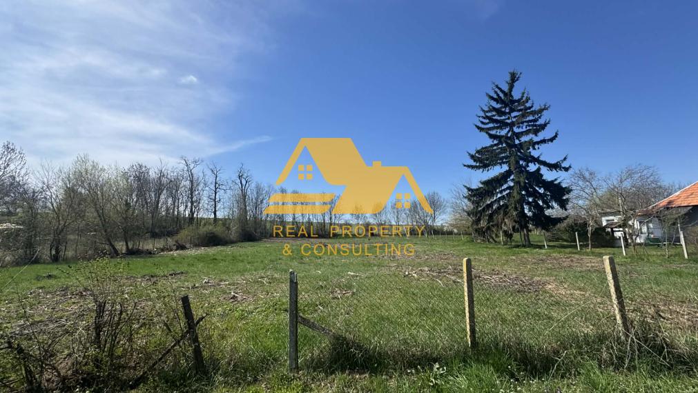 Predám stavebný pozemok v obci Bardoňovo