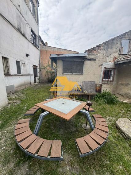 Prenajmem 2 izbový byt v centre v Nových Zámkoch