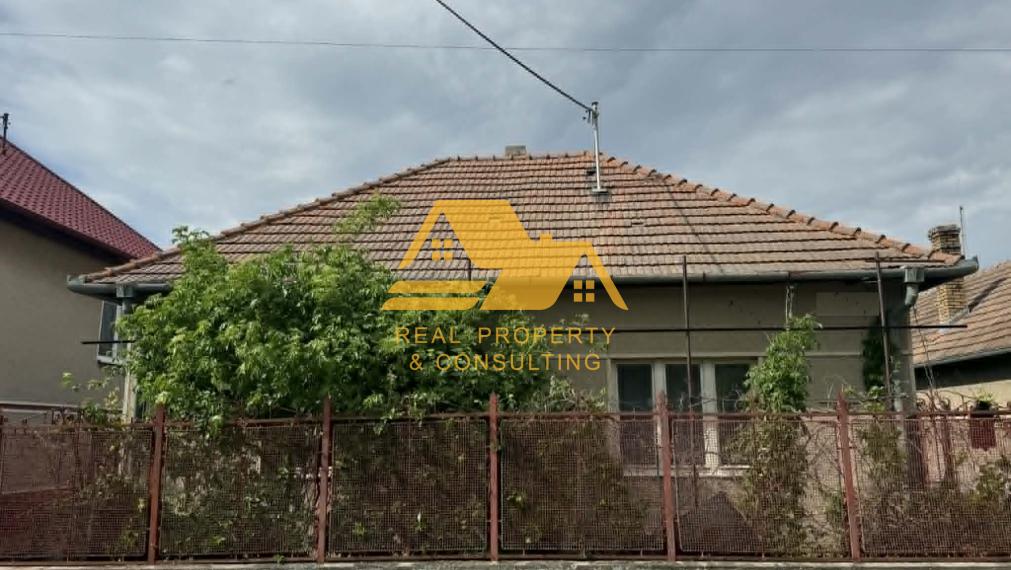 Exkluzívne! Predám starší dom v obci Bánov