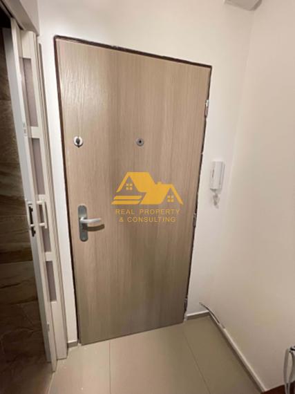 Prenajmem garzónku s balkónom neďaleko centra v Nových Zámkoch