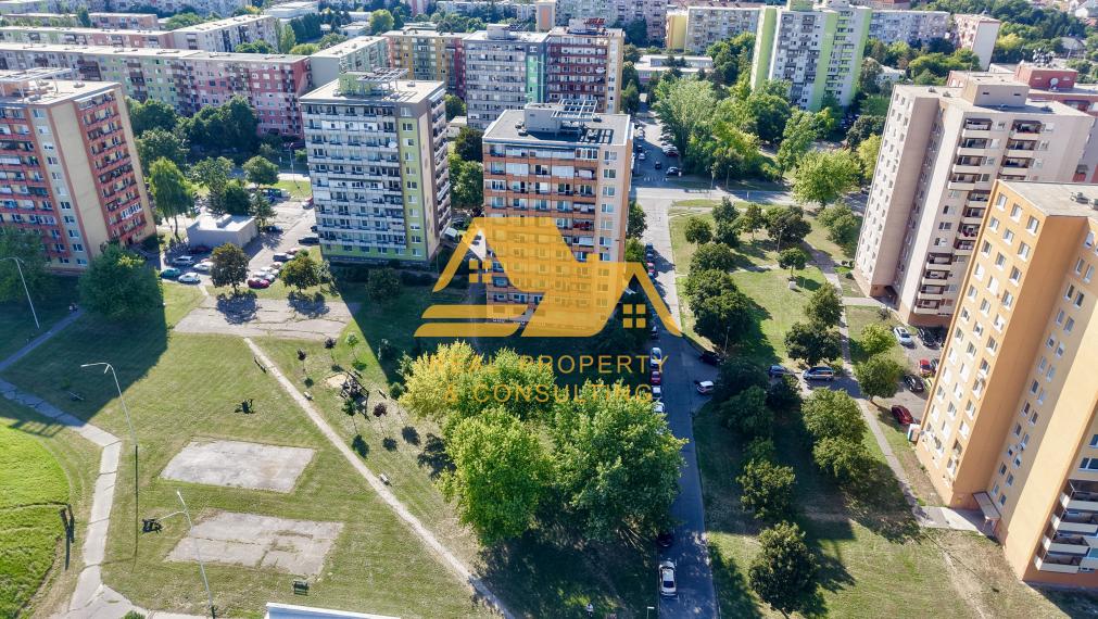 Exkluzívne! Prenajmem 3 izbový byt s balkónom v Nových Zámkoch