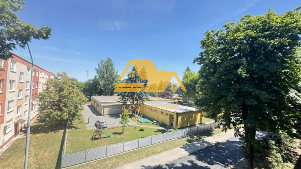 Exkluzívne! Predám 3 izbový byt s balkónom v Nových Zámkoch