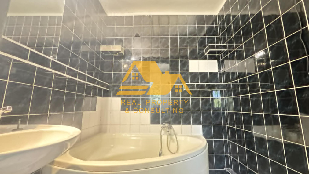 Exkluzívne! Predám 3 izbový byt s balkónom v Nových Zámkoch