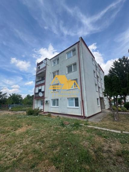 Exkluzívne! Predám 4 izbový byt na Mládežníckej ulici v Palárikove