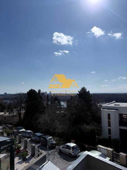 Predám rodinný dom s garážou v Bratislave
