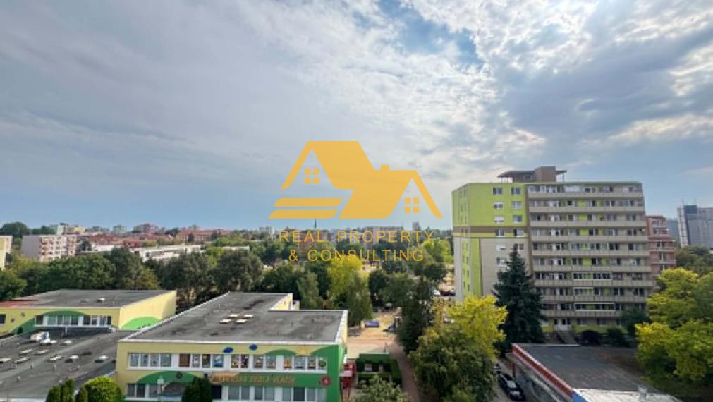 Predám 4 izbový byt neďaleko centra v Nových Zámkoch