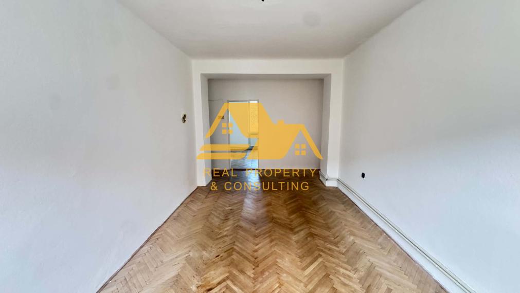 Predám 2 izbový byt s garážou v centre mesta Nové Zámky