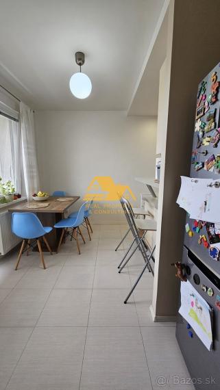 Predám 3 izbový byt s balkónom na sídlisku Juh v Nových Zámkoch