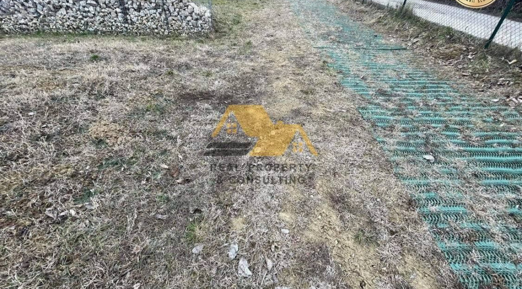 Predám stavebný pozemok v obci Podhájska