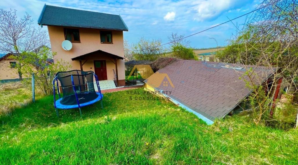 Predám rekreačnú chatu v obci Podhájska