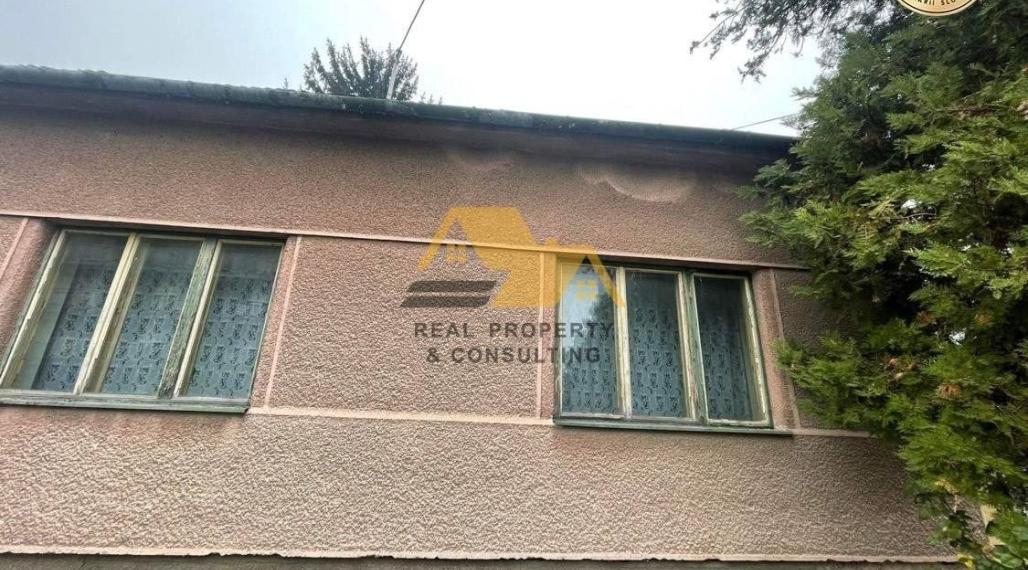 Znížená cena! Predám tehlový rodinný dom v Nových Zámkoch