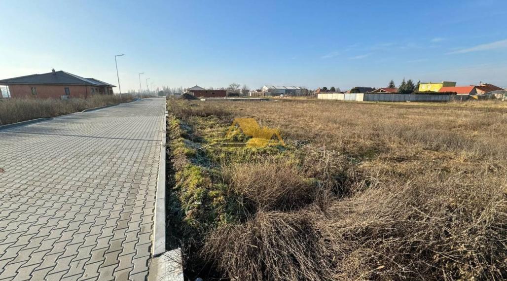 Predám stavebný pozemok vo Dvoroch nad Žitavou