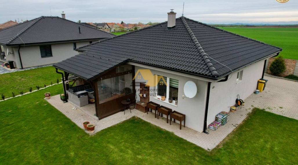 Predám rodinný dom v obci Dvory nad Žitavou