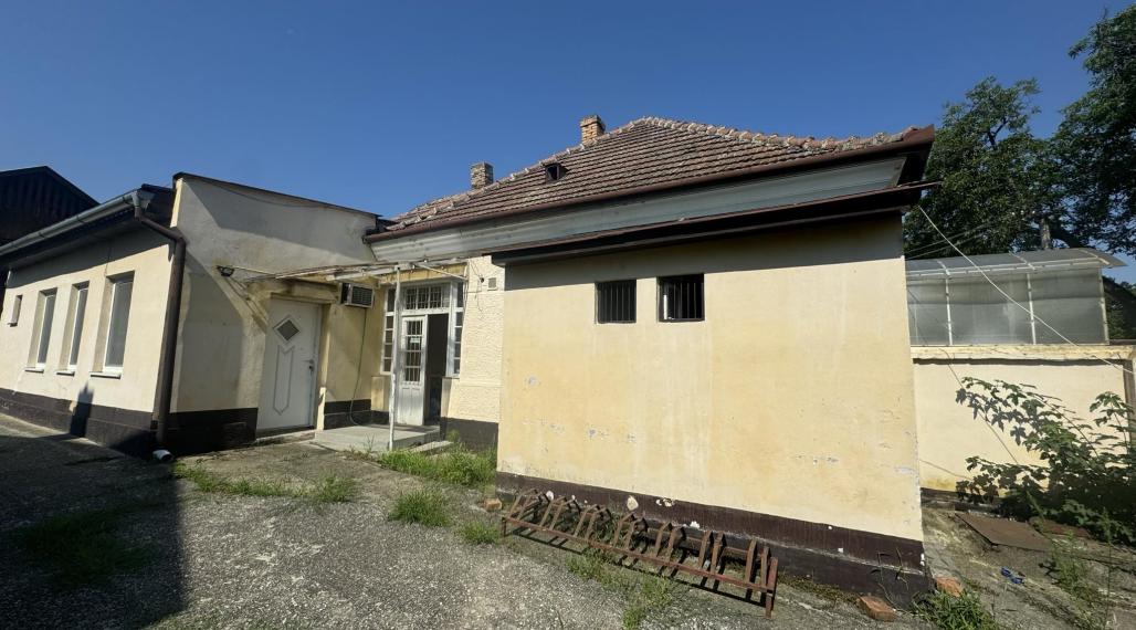 Predám dom vhodný na podnikateľské účely vo Dvoroch nad Žitavou