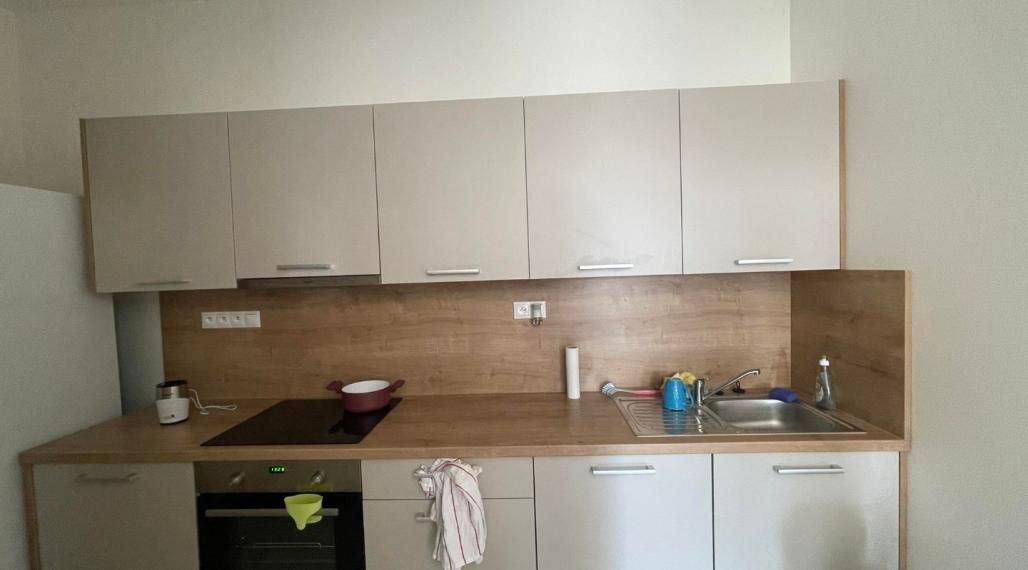 Prenajmem veľký 1 izbový byt v Nových Zámkoch