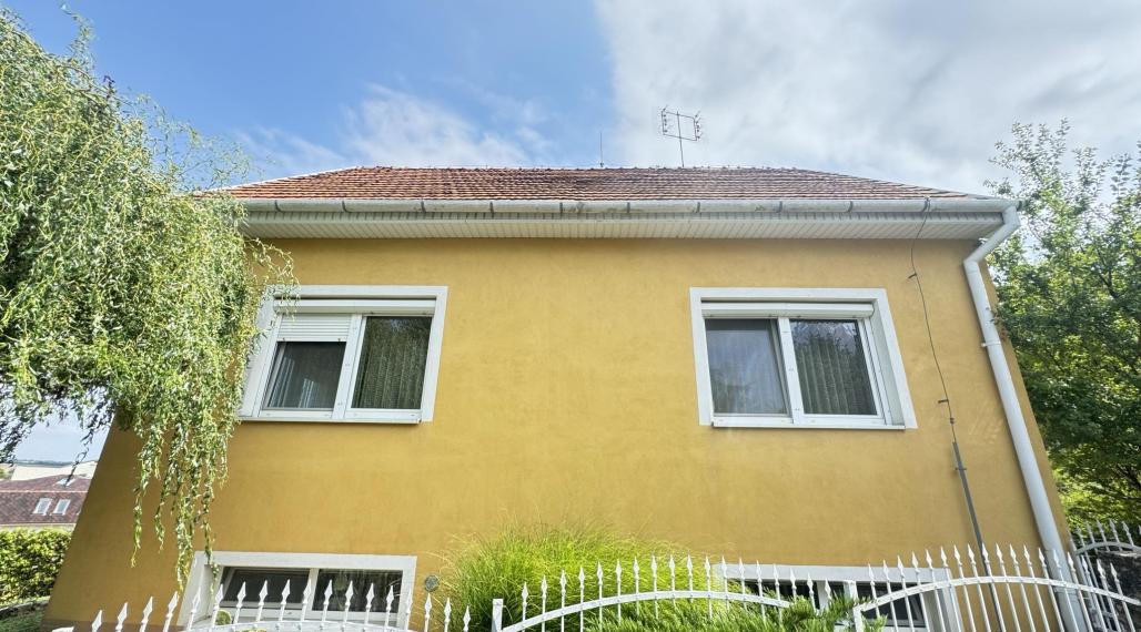 Exkluzívne! Predám apartmánový dom v obci Podhájska