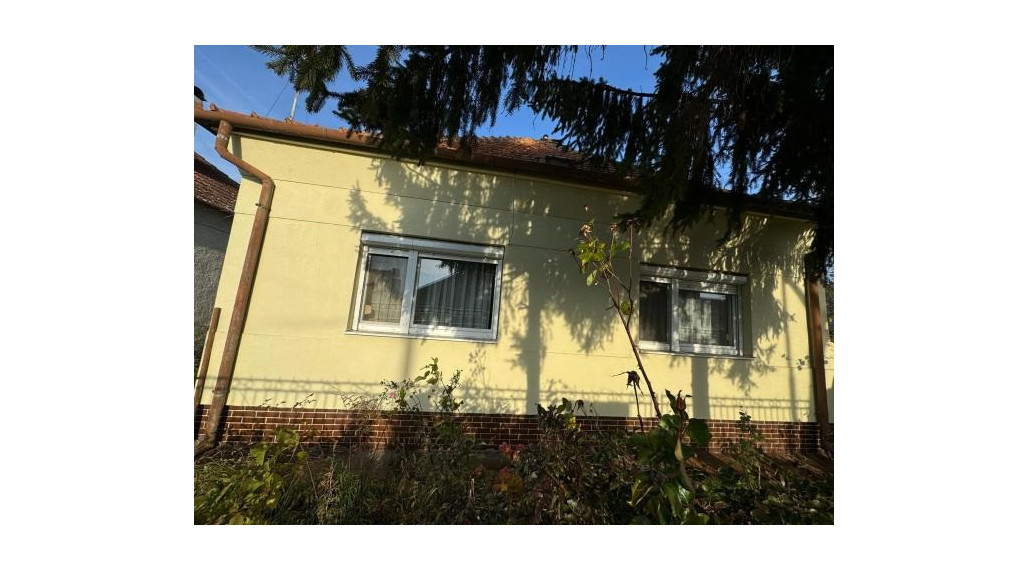 Predám 3 izbový rodinný dom v Nových Zámkoch