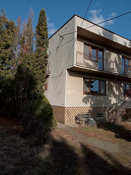 Predám rodinný dom s veľkým pozemkom v obci Dolný Ohaj