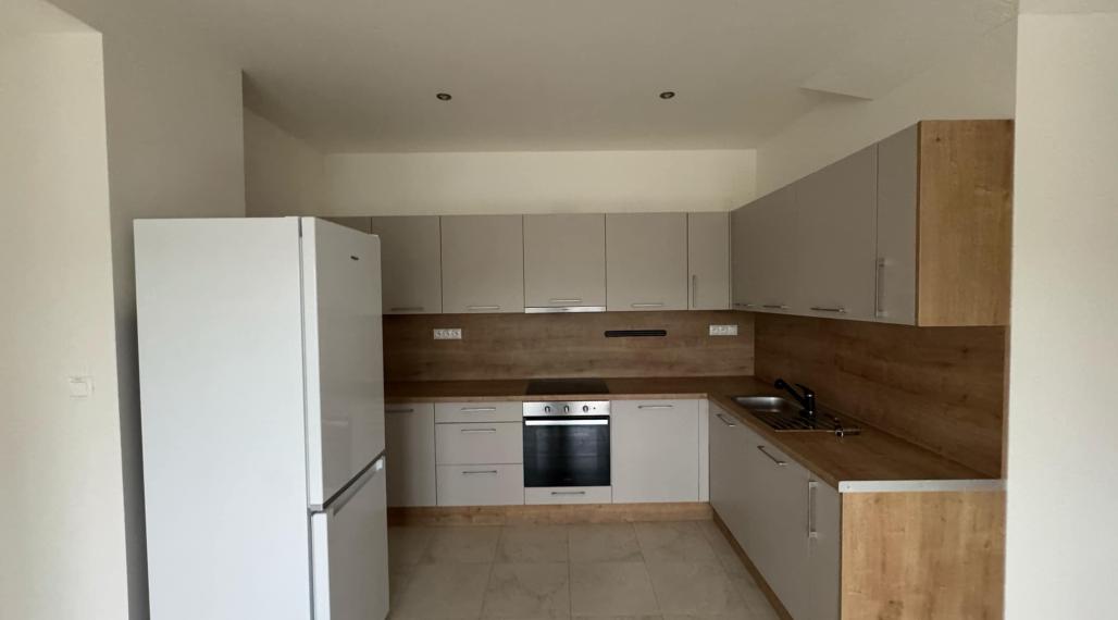 Prenajmem zariadený 2 izbový byt v Nových Zámkoch