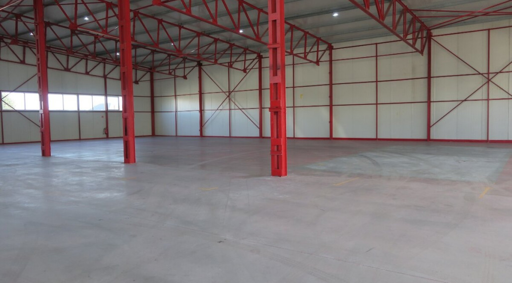 Prenajmem priemyselnú halu s kanceláriou v Nových Zámkoch