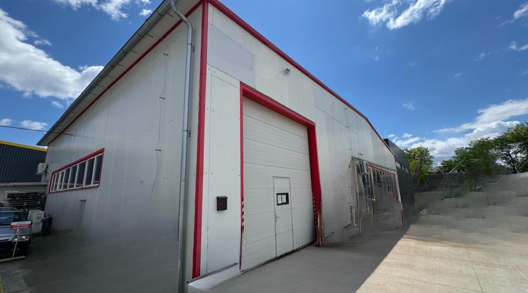 Priemyselná hala s kanceláriami a parkovaním v Nových Zámkoch