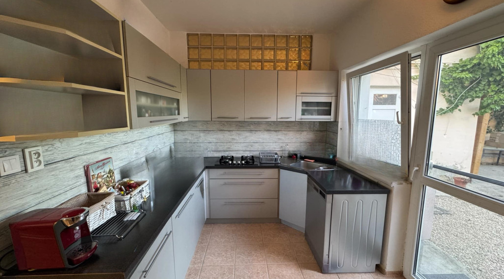 Predám prerobený rodinný dom v Nových Zámkoch