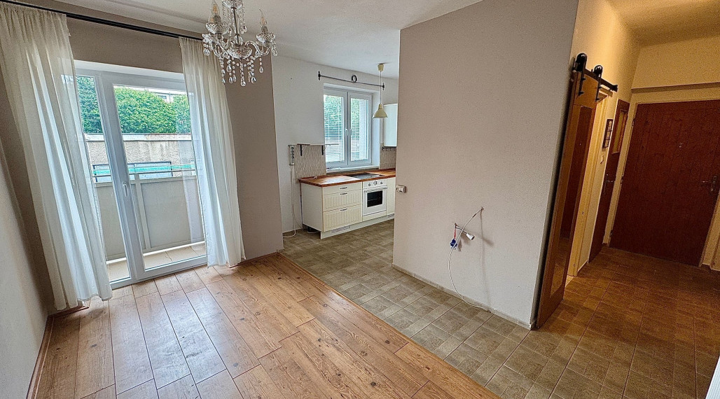 Predám tehlový 3 izbový byt s balkónom v Nových Zámkoch