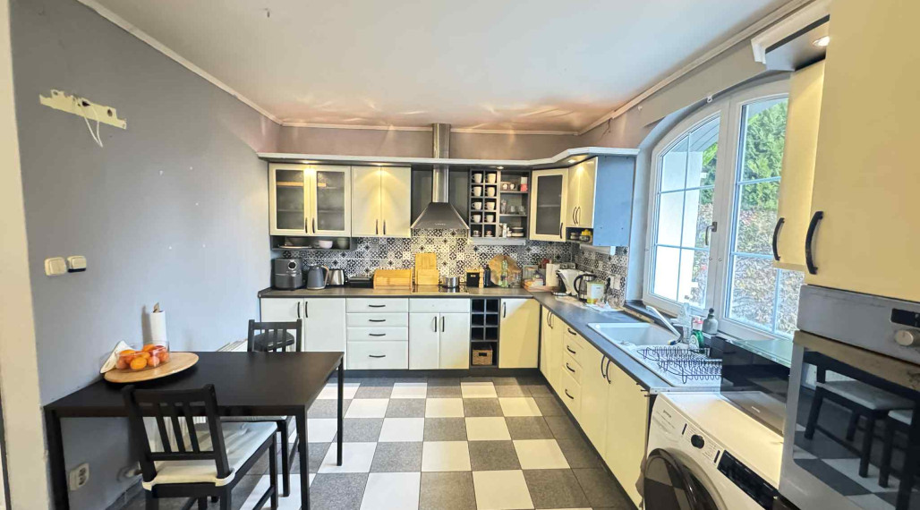 Na prenájom rodinný dom s bazénom v Nových Zámkoch