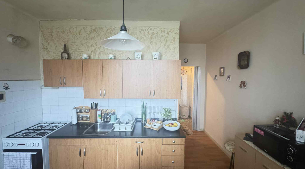 Predám 3 izbový byt s balkónom v Nových Zámkoch