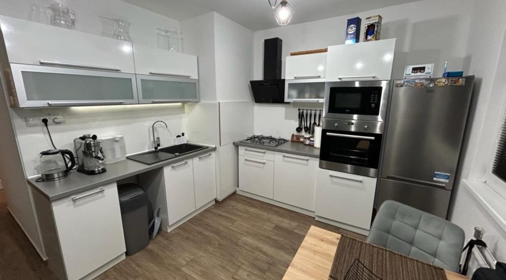 Prenajmem pekný 2 izbový byt v Nových Zámkoch