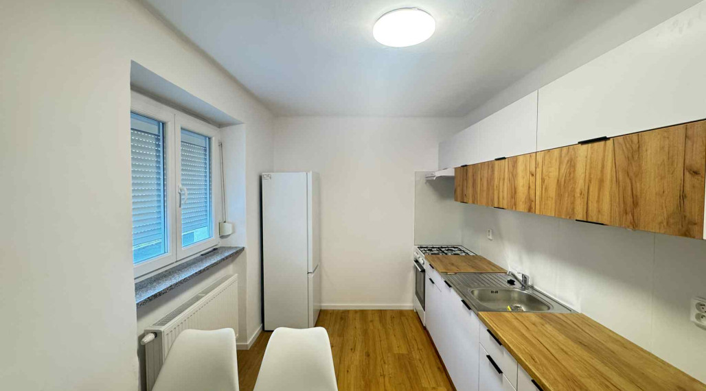 Prenajmem 2 izbový byt v centre v Nových Zámkoch