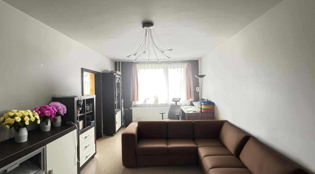 Predám 3 izbový byt s balkónom na sídlisku Juh v Nových Zámkoch