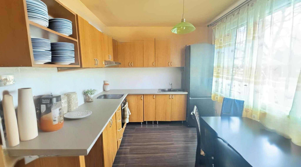 Predám 3 izbový byt s balkónom na sídlisku Juh v Nových Zámkoch