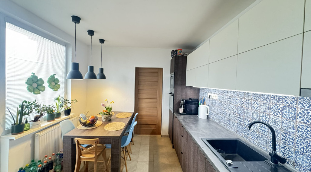 Predám prerobený 3 izbový byt na sídlisku Juh v Nových Zámkoch