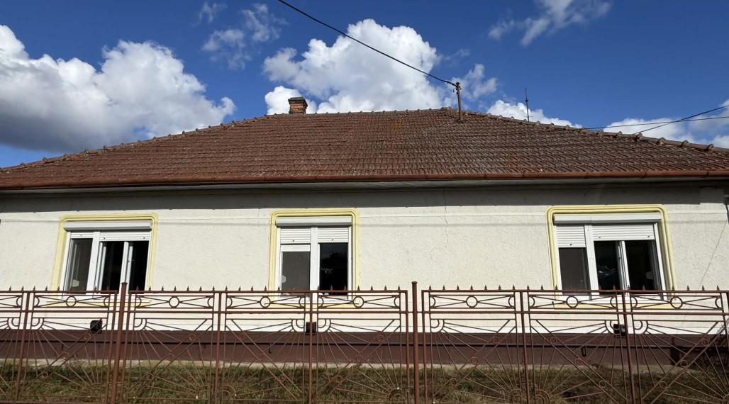 Predám rodinný dom s garážou v obci Tvrdošovce