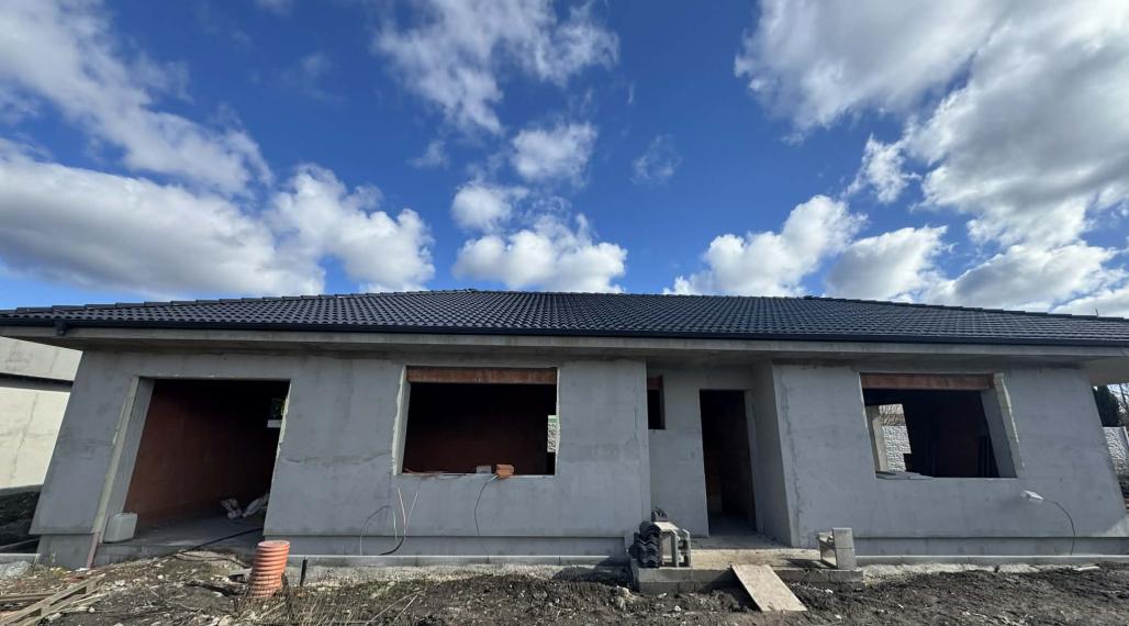 Predám novostavbu rodinného domu s garážou v Nových Zámkoch