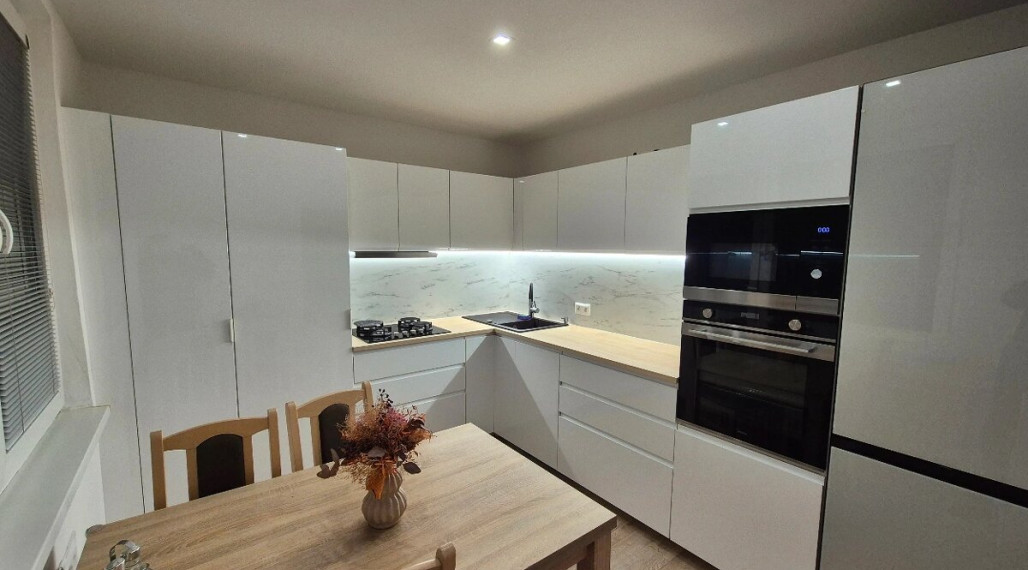 Prenajmem zariadený 3 izbový byt v Nových Zámkoch