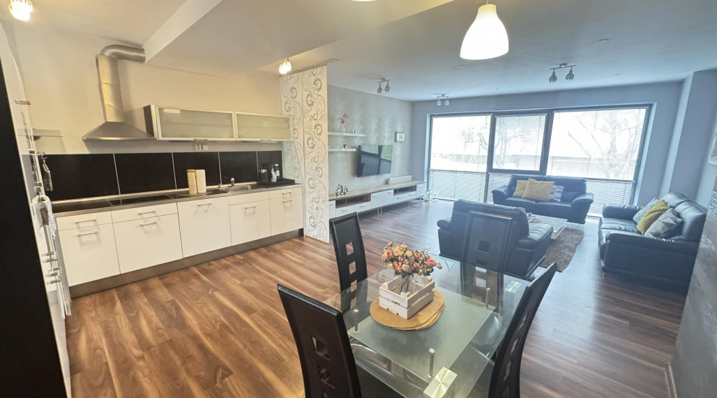 Prenajmem veľký 3 izbový byt v centre v Nových Zámkoch