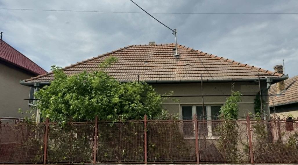 Znížená cena! Predám starší dom v obci Bánov