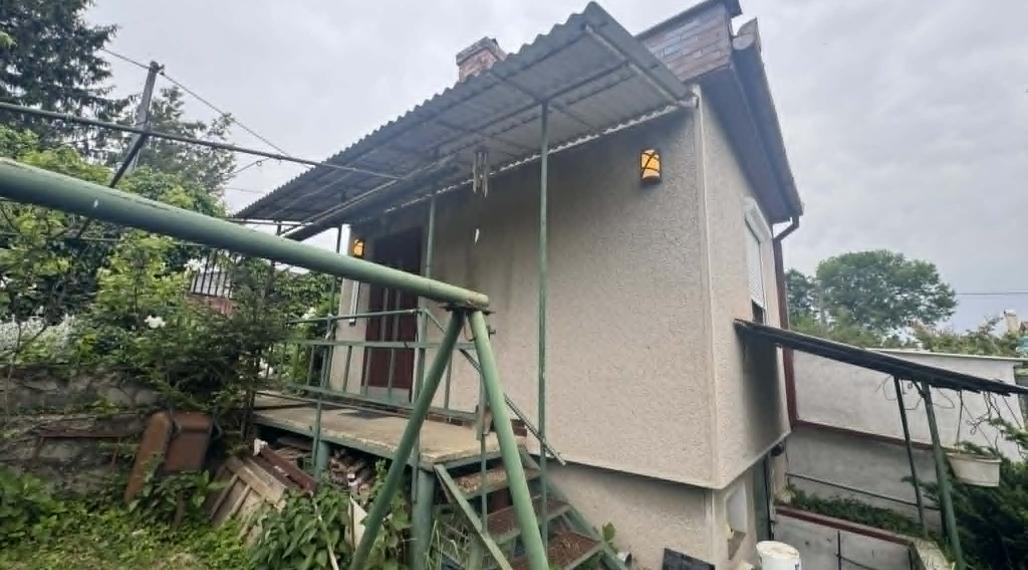 Predám murovanú chatu v Nových Zámkoch