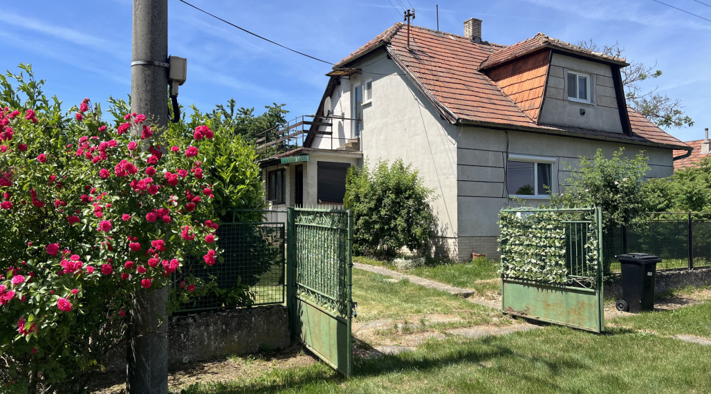 Exkluzívne! Predám vidiecky dom s pozemkom v obci Bardoňovo