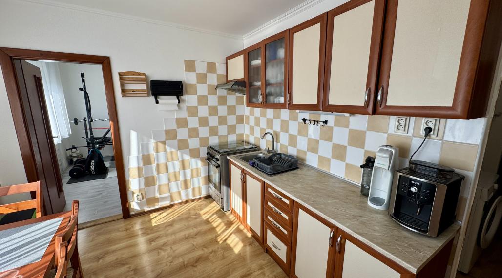 Exkluzívne! Prenajmem 3 izbový byt s balkónom v Nových Zámkoch