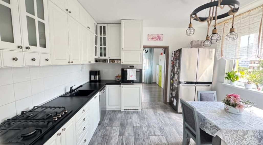 Predám pekný 3 izbový byt s balkónom v Nových Zámkoch