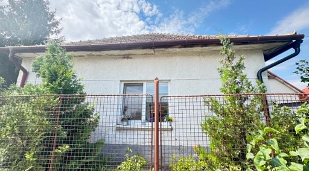 Predám rodinný dom vo vidieckom štýle v obci Imeľ
