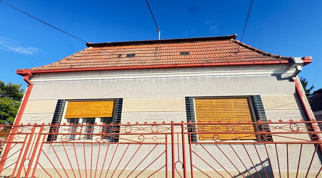 Predám dom s veľkým pozemkom vo Dvoroch nad Žitavou
