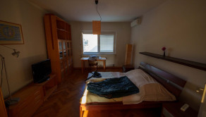 Predám rodinný dom v Nových Zámkoch - fotografia 11