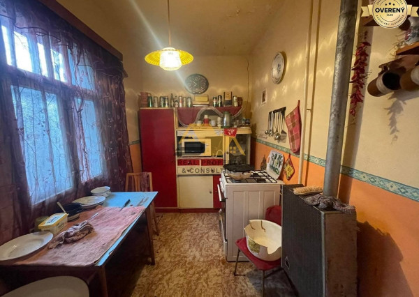 Predám rodinný dom s veľkým pozemkom v obci Imeľ